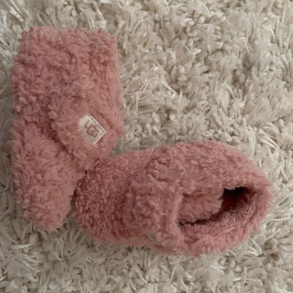 Uggs for baby with box; 02/03